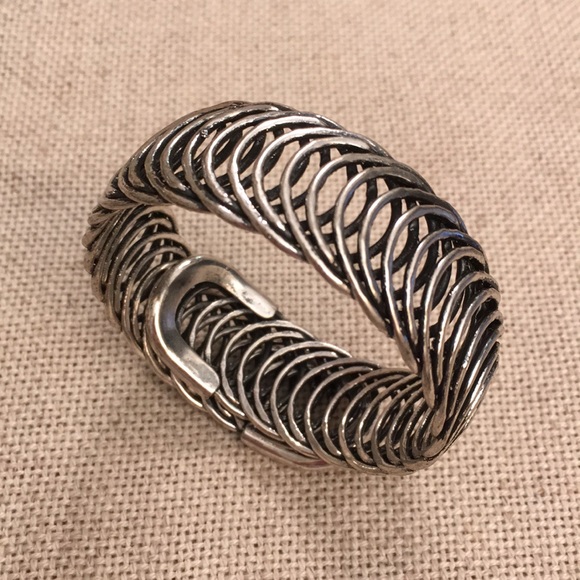 Stretchy Antique Stilvertone Bracelet Adjustable - Picture 1 of 8